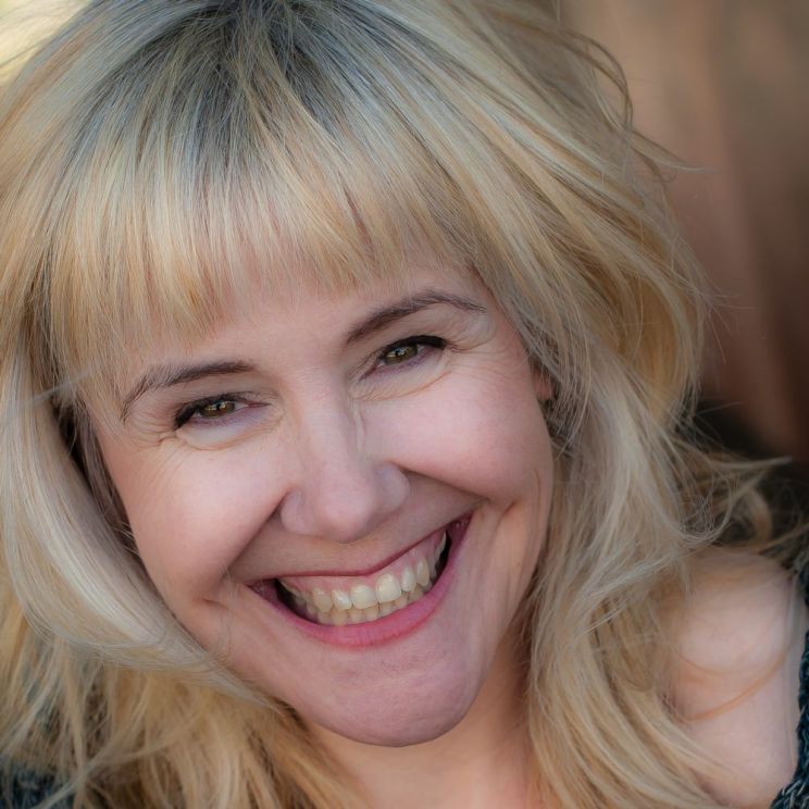 Julia Whelan
