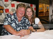 Julia Zemiro #3312127 picture (Landscape Medium)