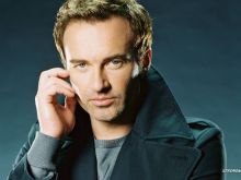 Julian McMahon