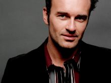 Julian McMahon