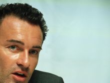 Julian McMahon photo