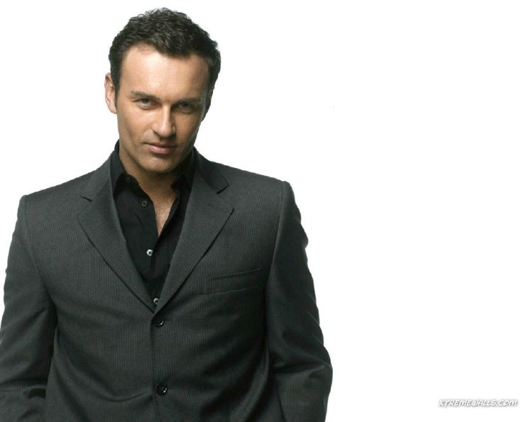 Julian McMahon