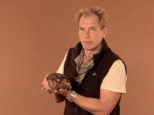 Julian Sands