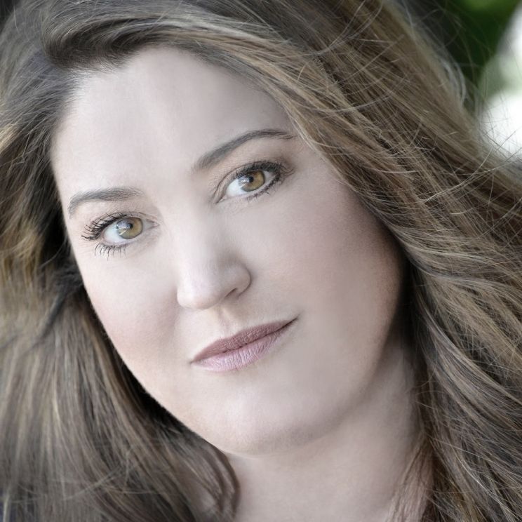 Julianne Buescher