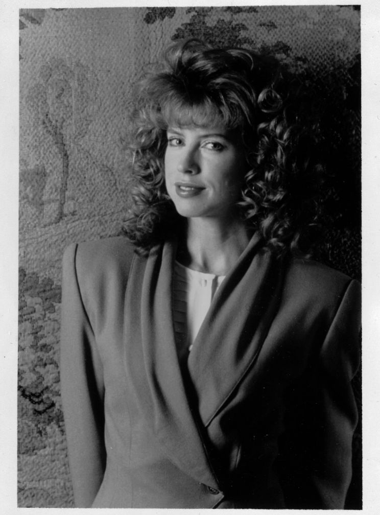 Pictures of Julianne Phillips