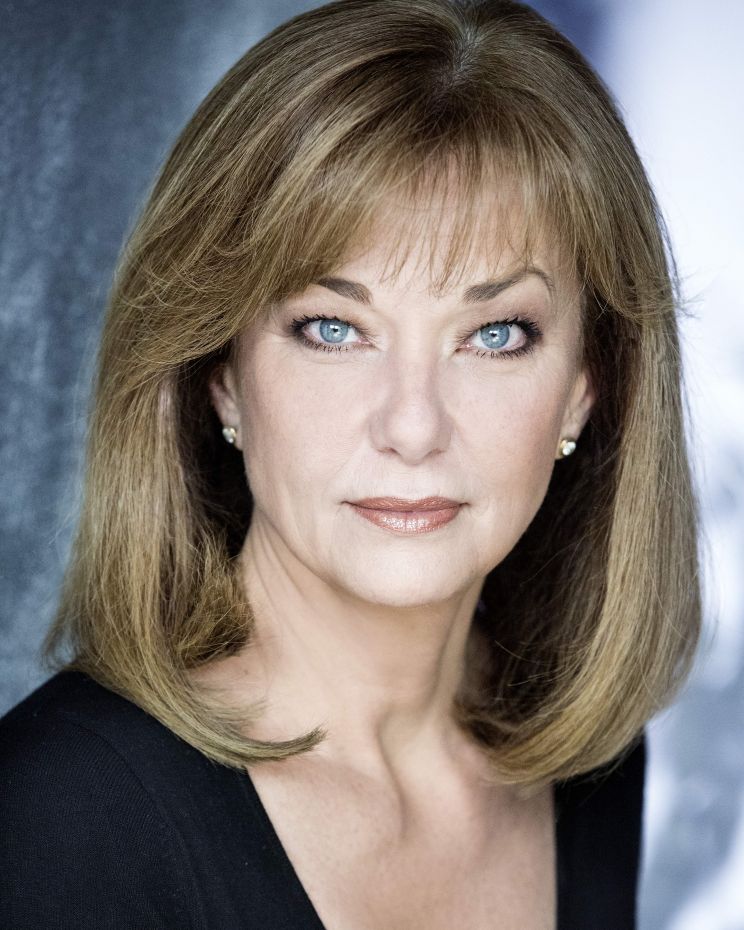 Julianne White
