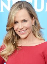Julie Benz photo