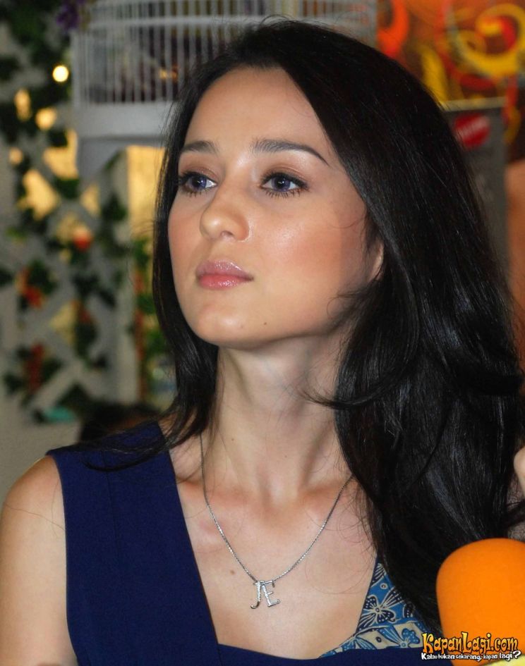 Julie Estelle