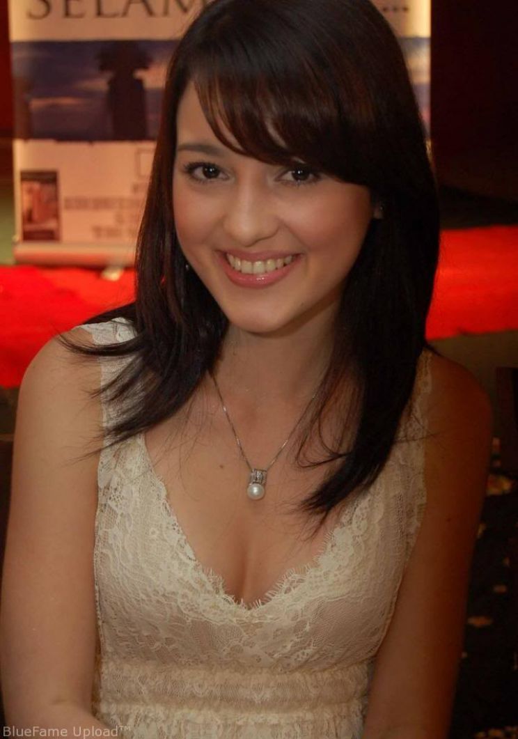 Julie Estelle