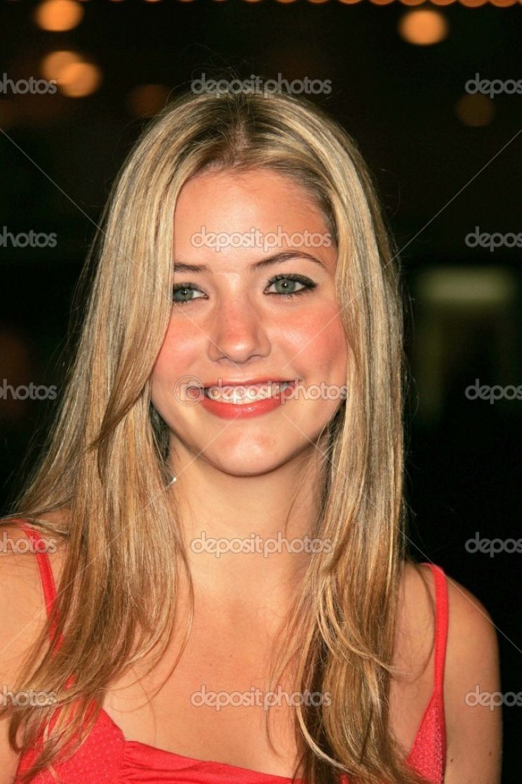 Julie Gonzalo