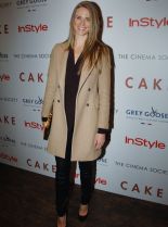 Julie Henderson #2864944 picture (Portrait Medium)
