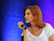 Julie McNiven