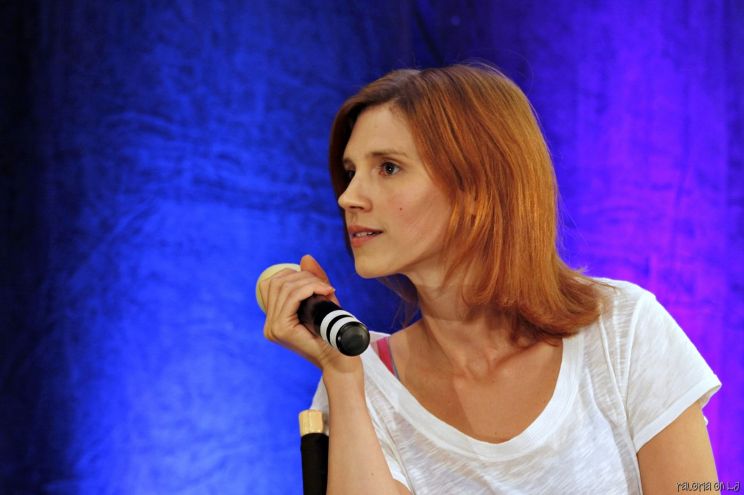 Julie McNiven