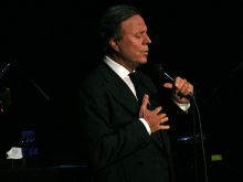 Julio Iglesias #3126061 picture (Landscape Medium)
