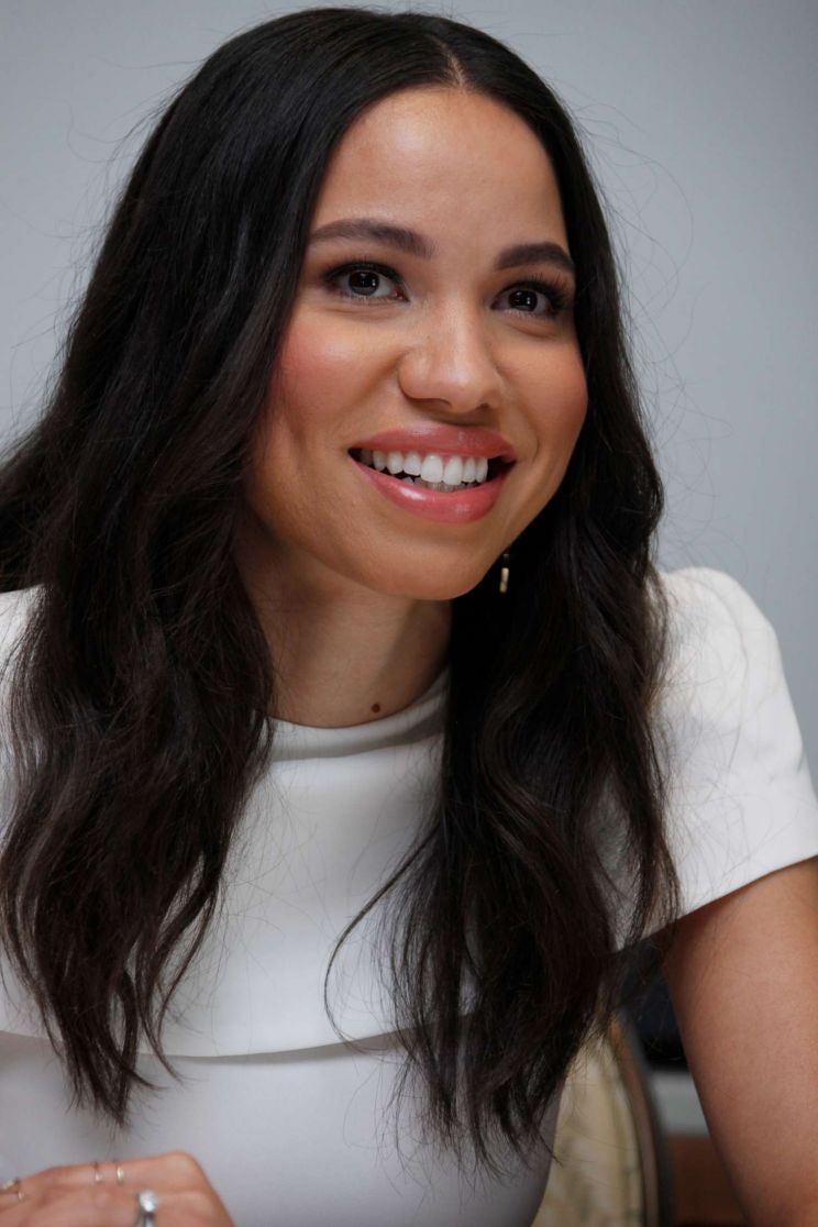 Jurnee Smollett-Bell