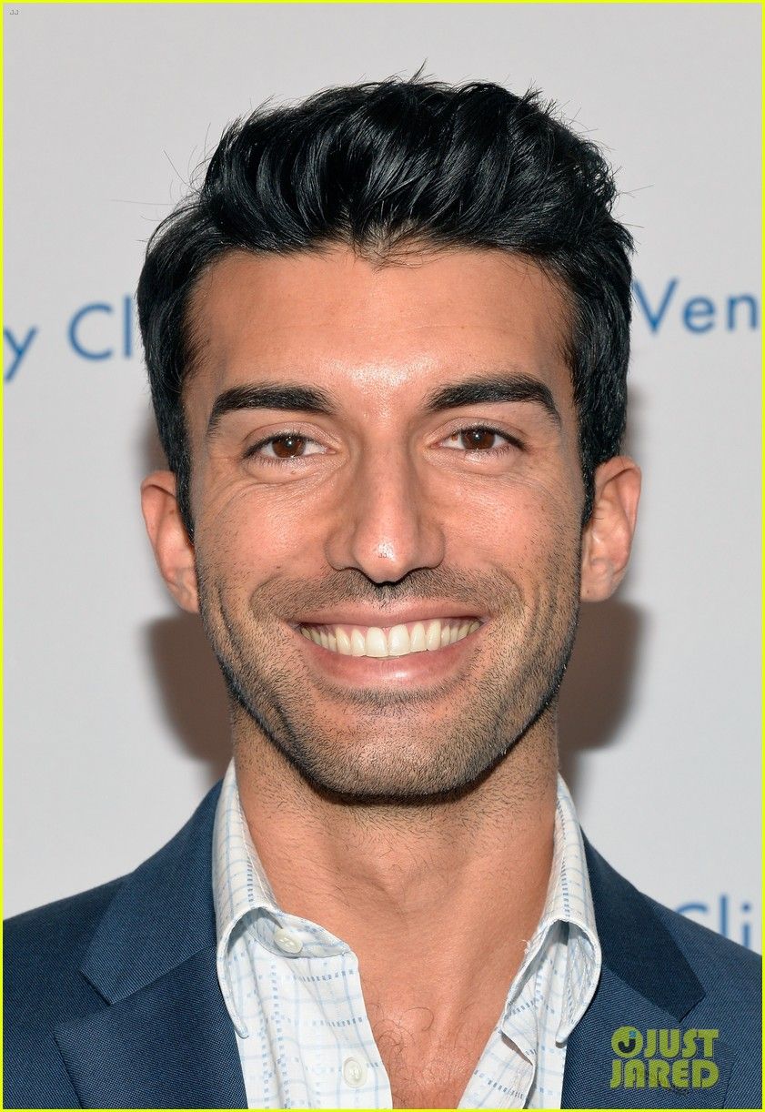 Justin Baldoni. 