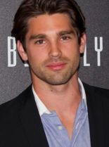 Justin Gaston