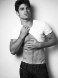 Justin Gaston