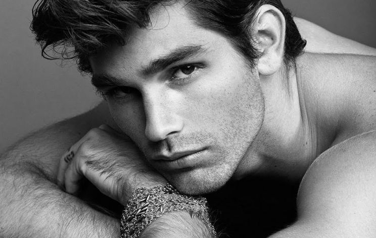 Justin Gaston