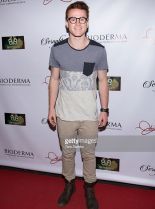 Justin Tinucci #2422672 picture (Portrait Medium)