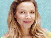 Justine Clarke photo