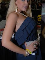 Kagney Linn Karter photo