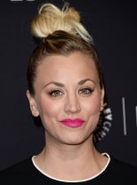 Kaley Cuoco photo