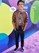 Karan Brar #372358 picture (Portrait Medium)
