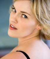 Kari Wahlgren