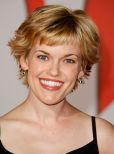 Kari Wahlgren