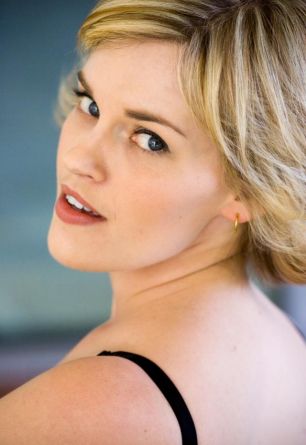 Kari Wahlgren