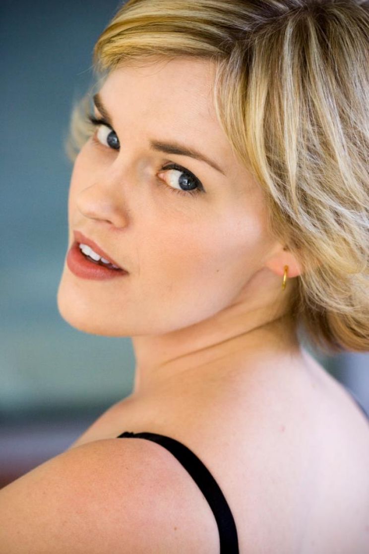 Kari Wahlgren