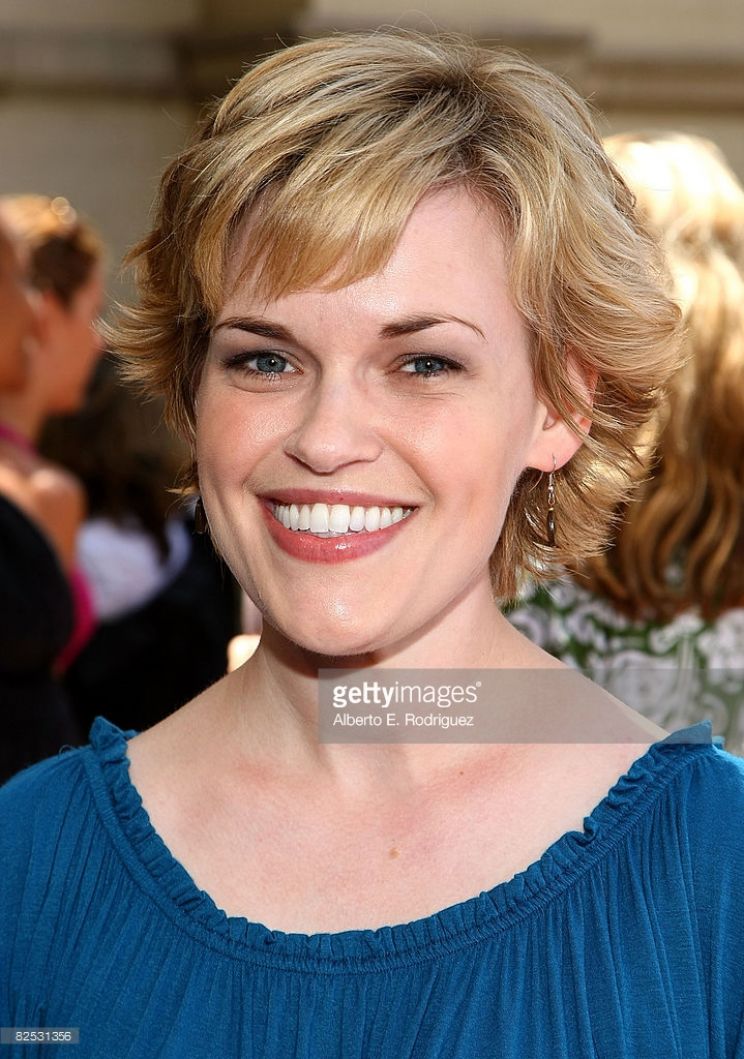 Kari Wahlgren