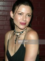 Kari Wuhrer photo
