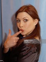 Kari Wuhrer photo