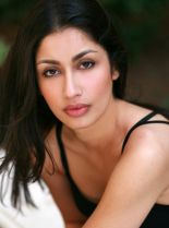 Karishma Ahluwalia photo