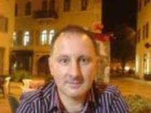 Karl Davies