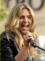Katelyn Tarver photo