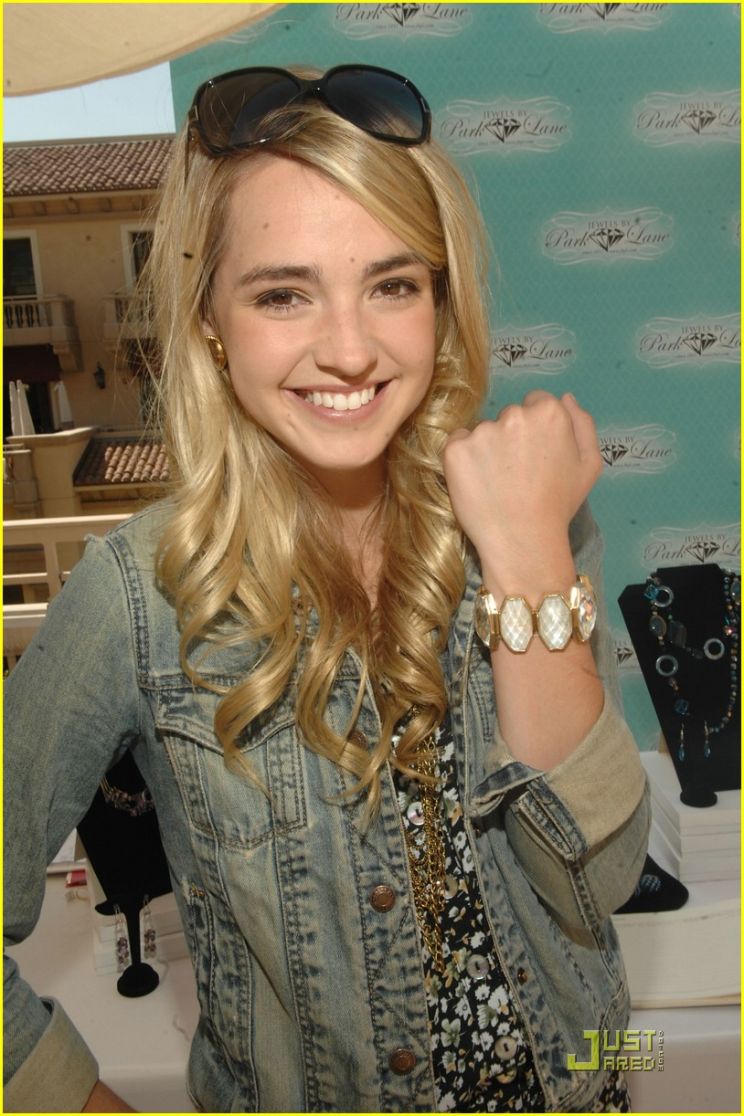 Katelyn Tarver