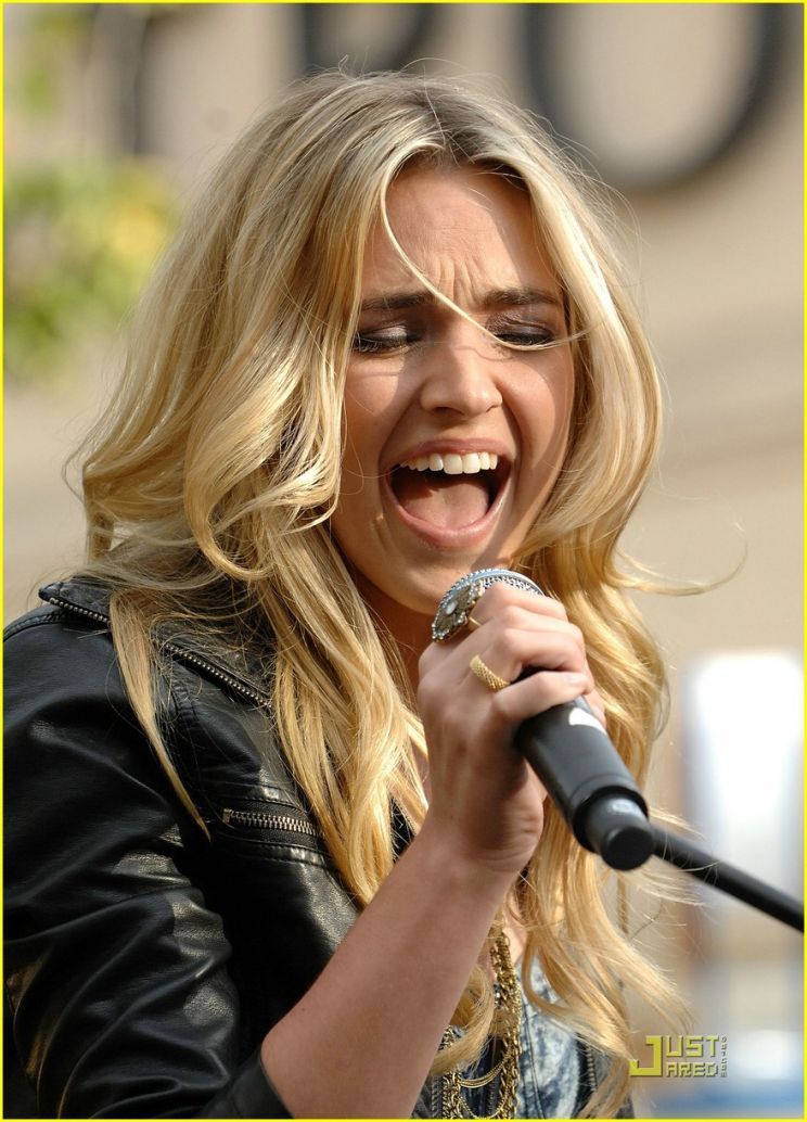 Katelyn Tarver