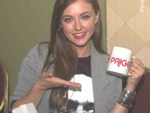 Katharine Isabelle photo