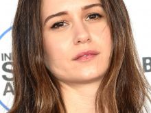 Katherine Waterston photo