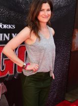 Kathryn Hahn photo