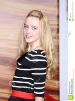 Kathryn Newton photo