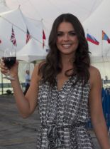 Katie Lee photo