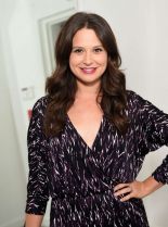 Katie Lowes