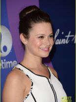 Katie Lowes #248430 picture (Portrait Medium)