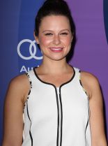 Katie Lowes