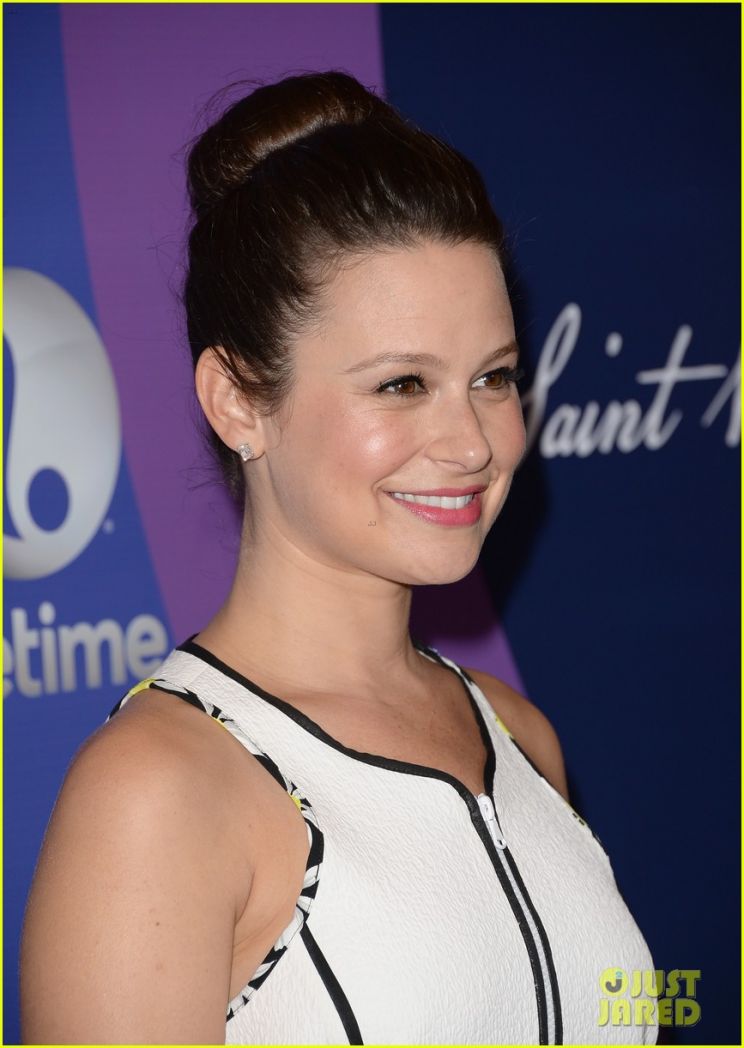 Katie Lowes
