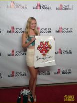 Kelley Jakle #175060 picture (Portrait Medium)